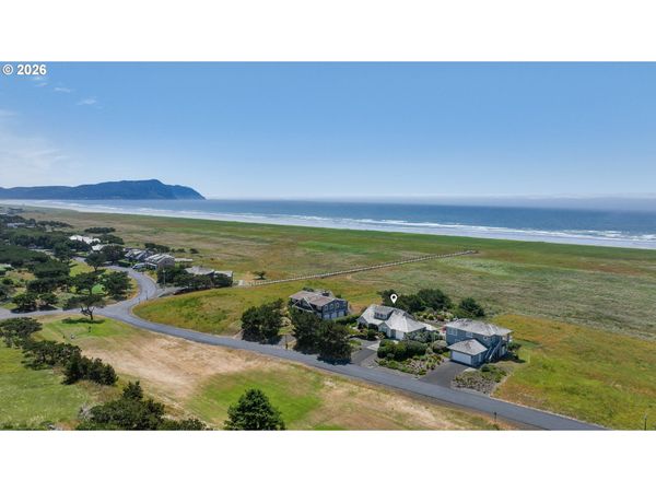 4930 FAIRWAY AVE, Gearhart, OR 97138