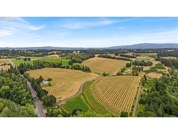 32998 S HIGHWAY 213, Molalla, OR 97038