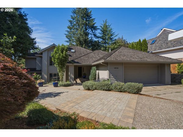 1912 SUNBURST TER, West Linn, OR 97068