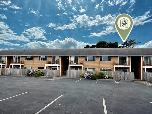 320 NECANICUM DR, Unit 10, Seaside, OR 97138