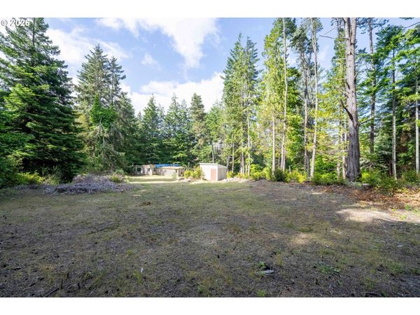 69175 SHARP RD, North Bend, OR 97459