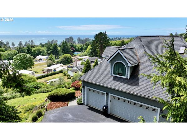 99290 OVERLOOK RD, Brookings, OR 97415