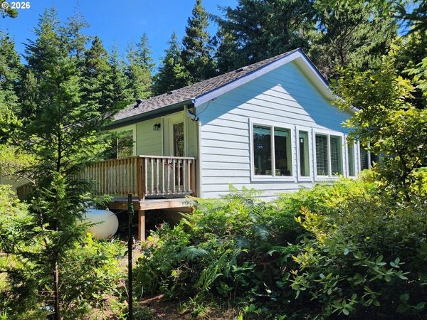 1230 DEADY ST, Port Orford, OR 97465