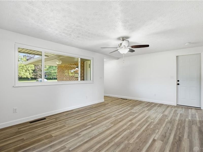 4877 Fishburg Road, Huber Heights, OH 45424 Photo 11