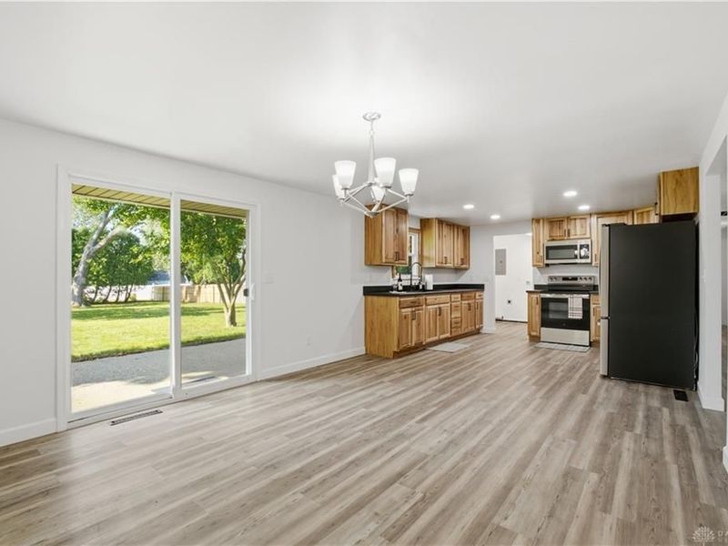 4877 Fishburg Road, Huber Heights, OH 45424 Photo 14