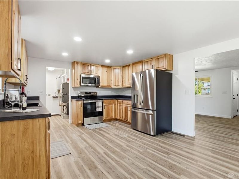 4877 Fishburg Road, Huber Heights, OH 45424 Photo 15