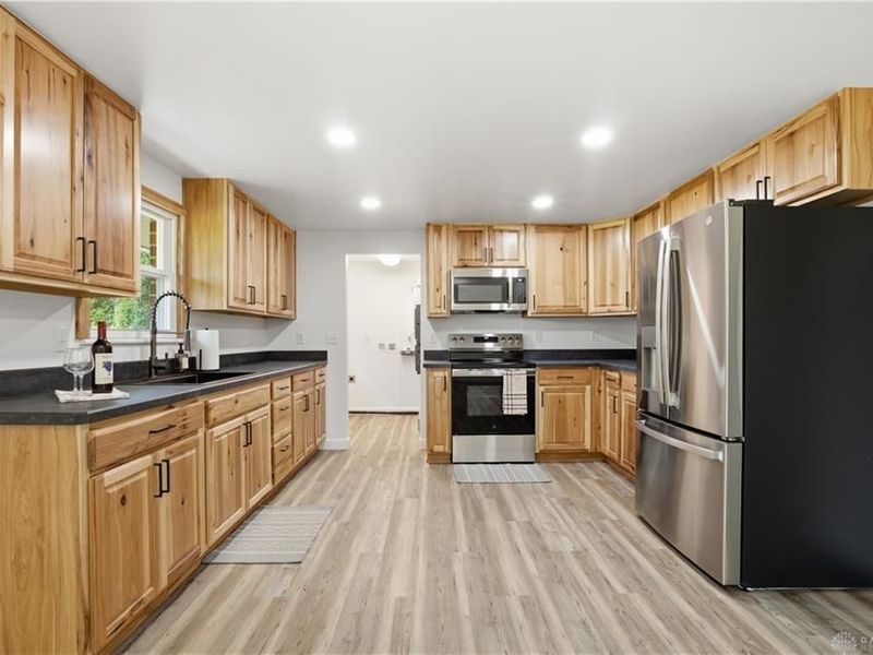 4877 Fishburg Road, Huber Heights, OH 45424 Photo 16