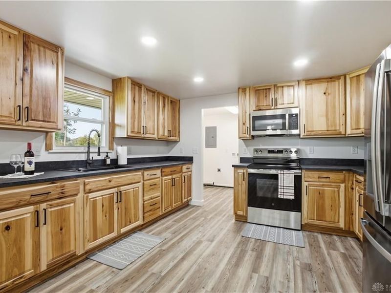 4877 Fishburg Road, Huber Heights, OH 45424 Photo 17