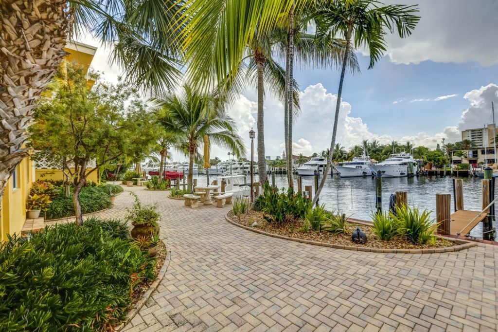 815 Middle River Drive, Unit 106, Fort Lauderdale, FL 33304 Photo