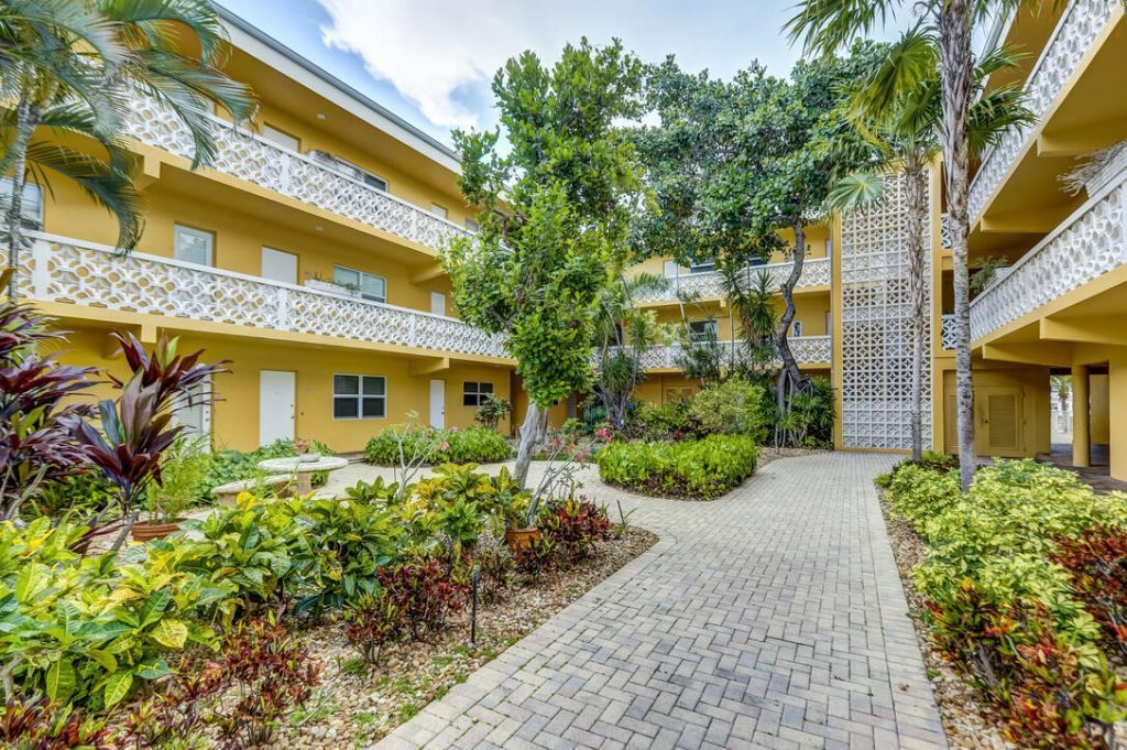 815 Middle River Drive, Unit 106, Fort Lauderdale, FL 33304 Photo