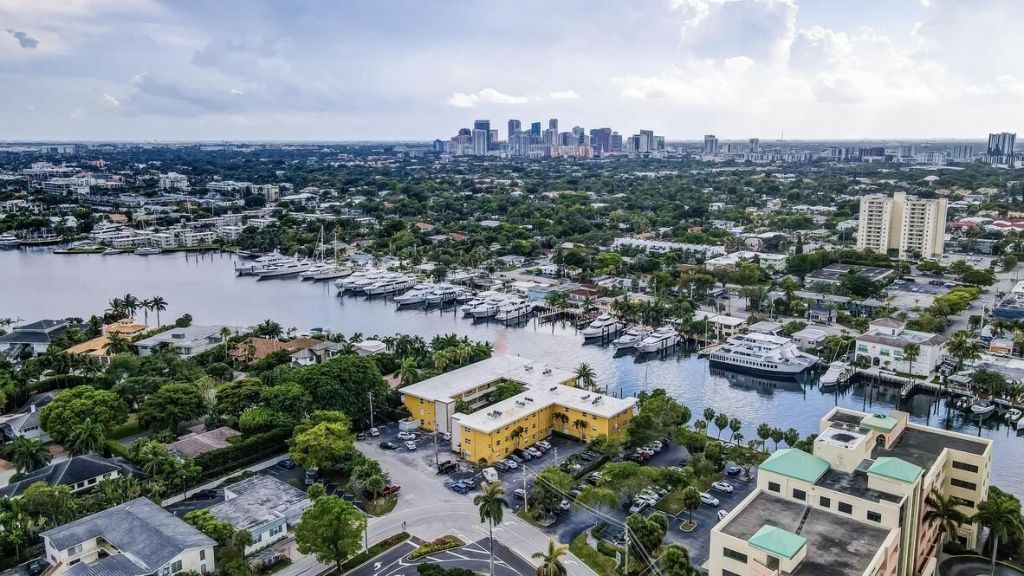 815 Middle River Drive, Unit 106, Fort Lauderdale, FL 33304 Photo