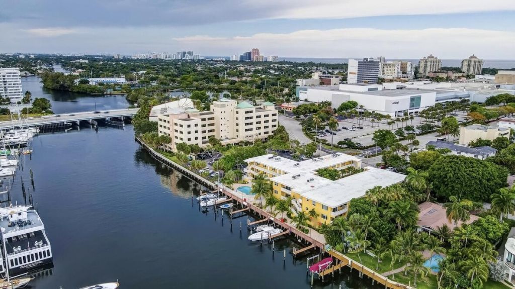 815 Middle River Drive, Unit 106, Fort Lauderdale, FL 33304 Photo