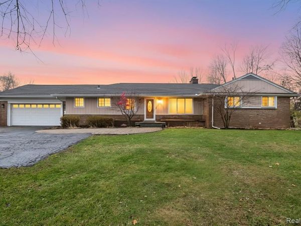 30609 Inkster Road, Farmington Hills, MI 48025