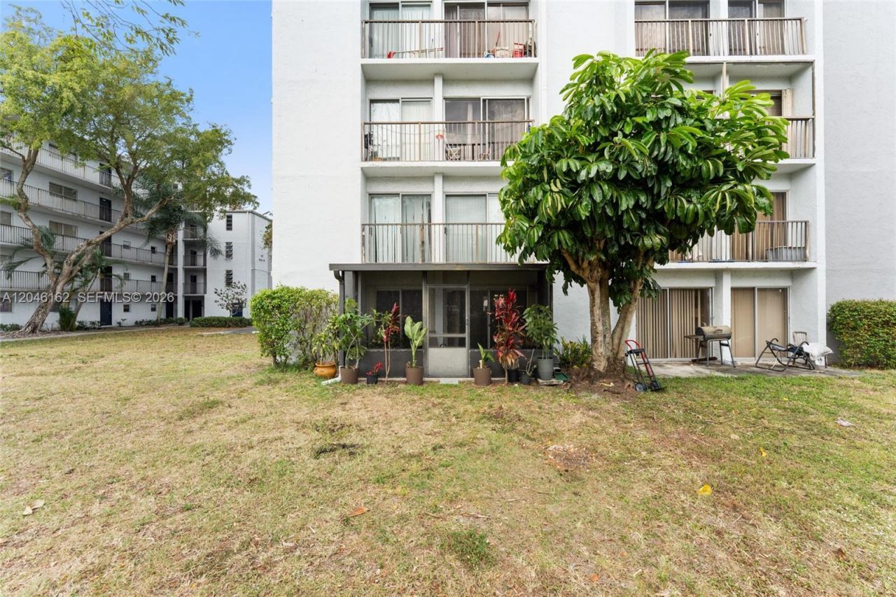 8550 N Sherman Cir, Unit 108, Miramar, FL 33025 Photo