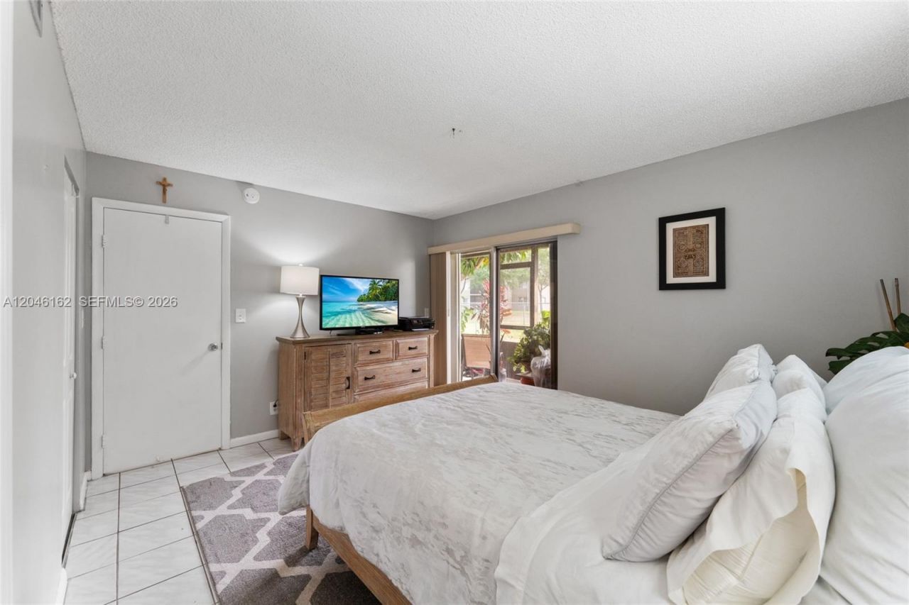 8550 N Sherman Cir, Unit 108, Miramar, FL 33025 Photo