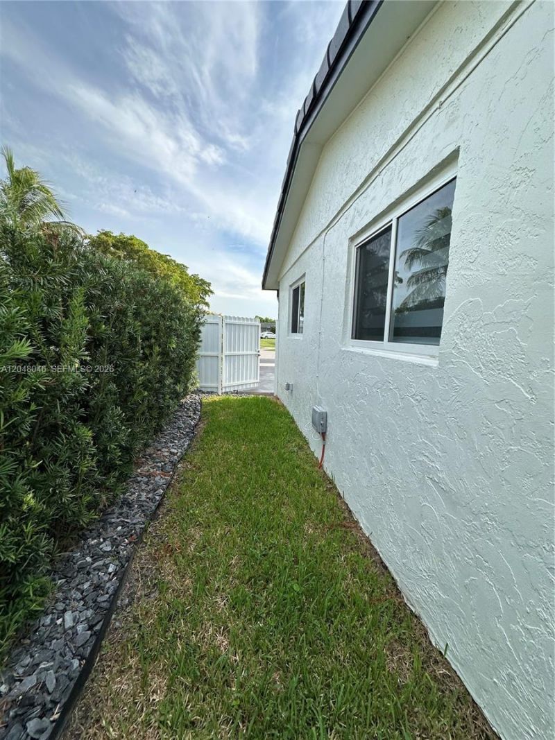 10790 SW 66th Dr, Miami, FL 33173 Photo