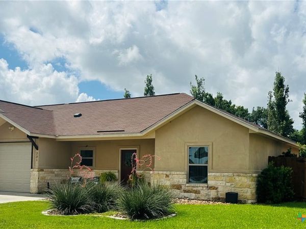 231 Navarro Xing Street , Unit 7B, Seguin, TX 78155