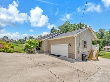 203 Knollwood Heights, CHARLESTON, WV 25302