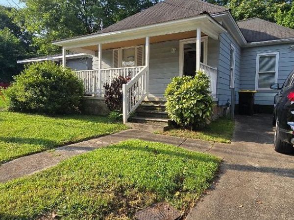71 Martin Luther King Dr, Newnan, GA 30263