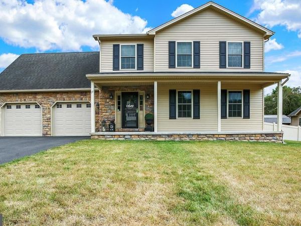 17 PENNSBORO DRIVE, ENOLA, PA 17025