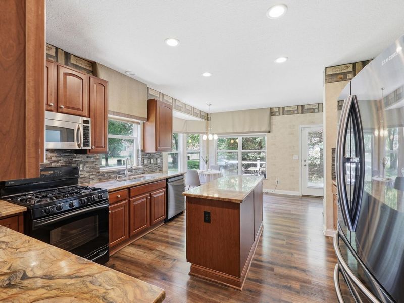 6981 Upper Cambridge Way, Westerville, OH 43082 Photo 3