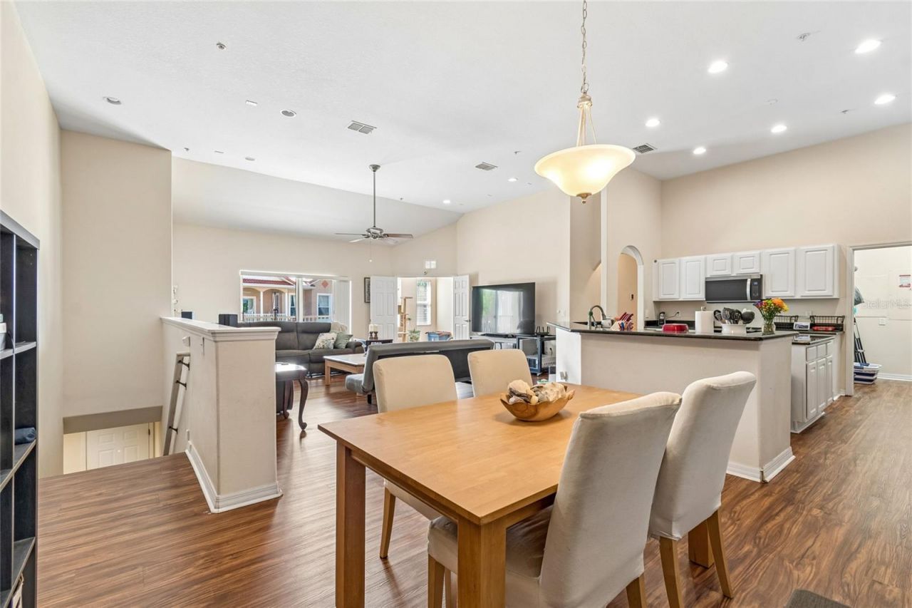 21041 Sunpoint Way , Unit 201, Lutz, FL 33558 Photo