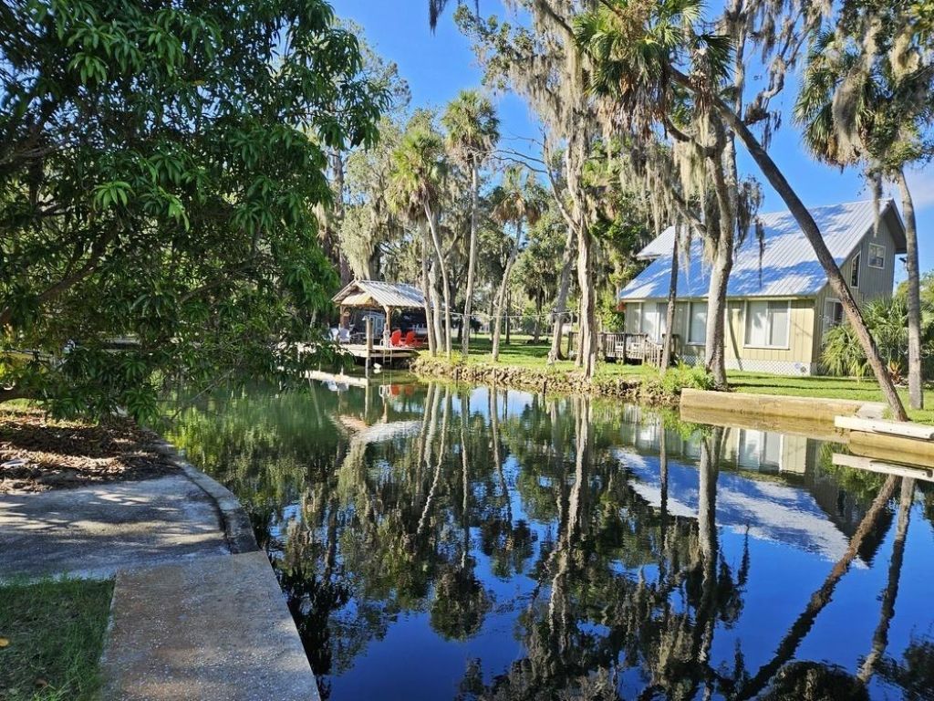 5281 Tuna Lane , Weeki Wachee, FL 34607 Photo