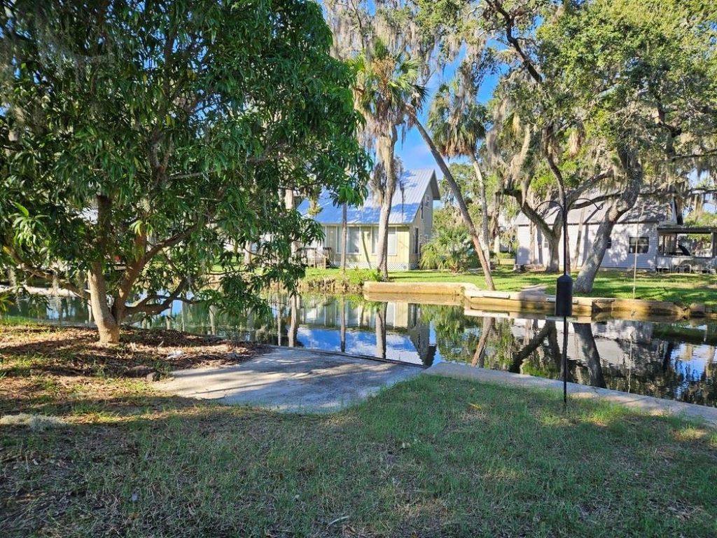 5281 Tuna Lane , Weeki Wachee, FL 34607 Photo