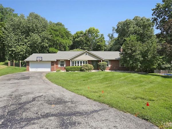 9 Robin Lane , Collinsville, IL 62234