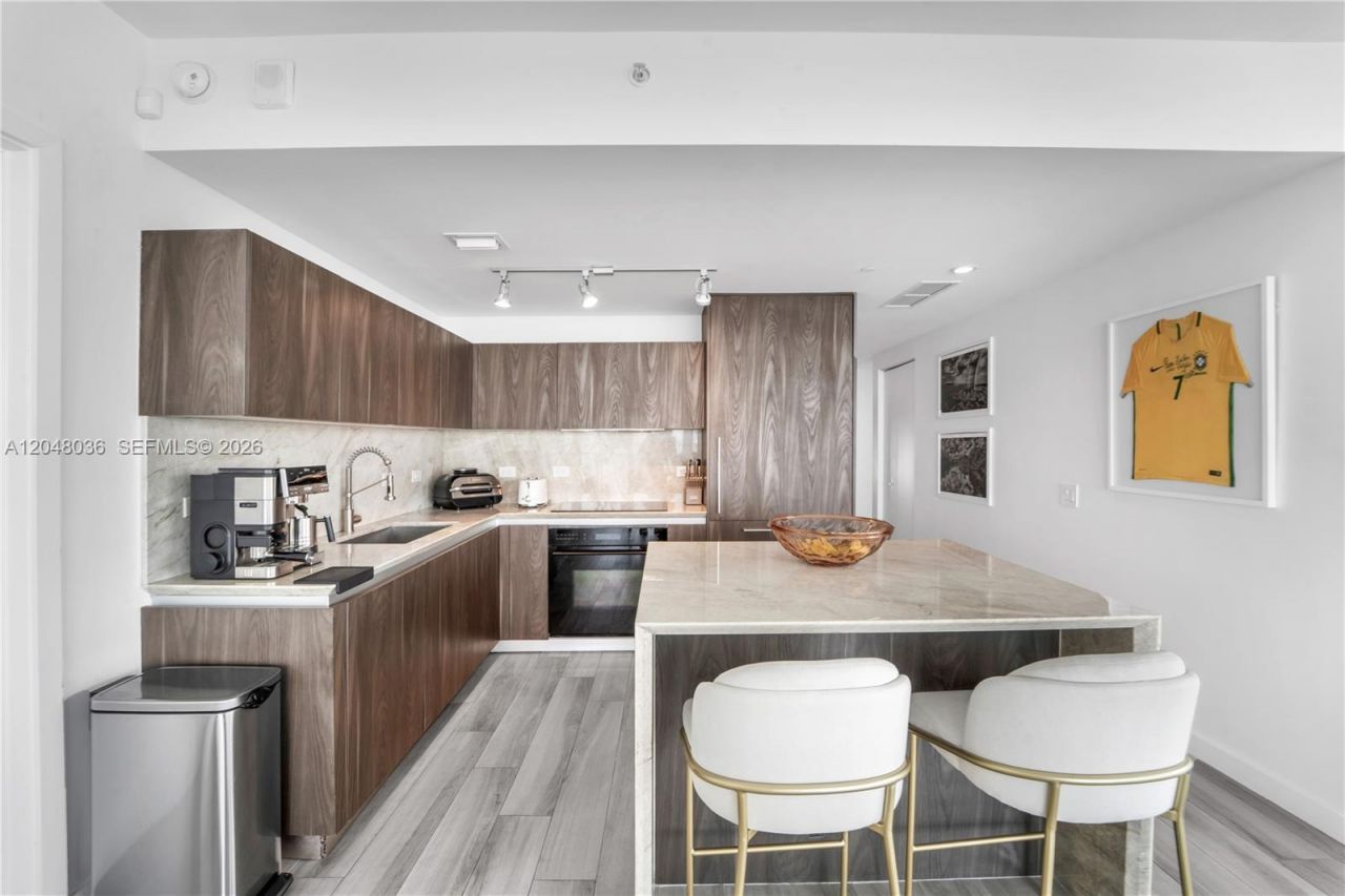 3131 NE 7th Ave , Unit 2706, Miami, FL 33137 Photo