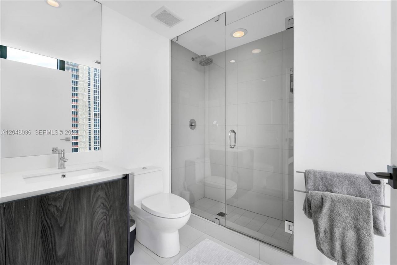 3131 NE 7th Ave , Unit 2706, Miami, FL 33137 Photo