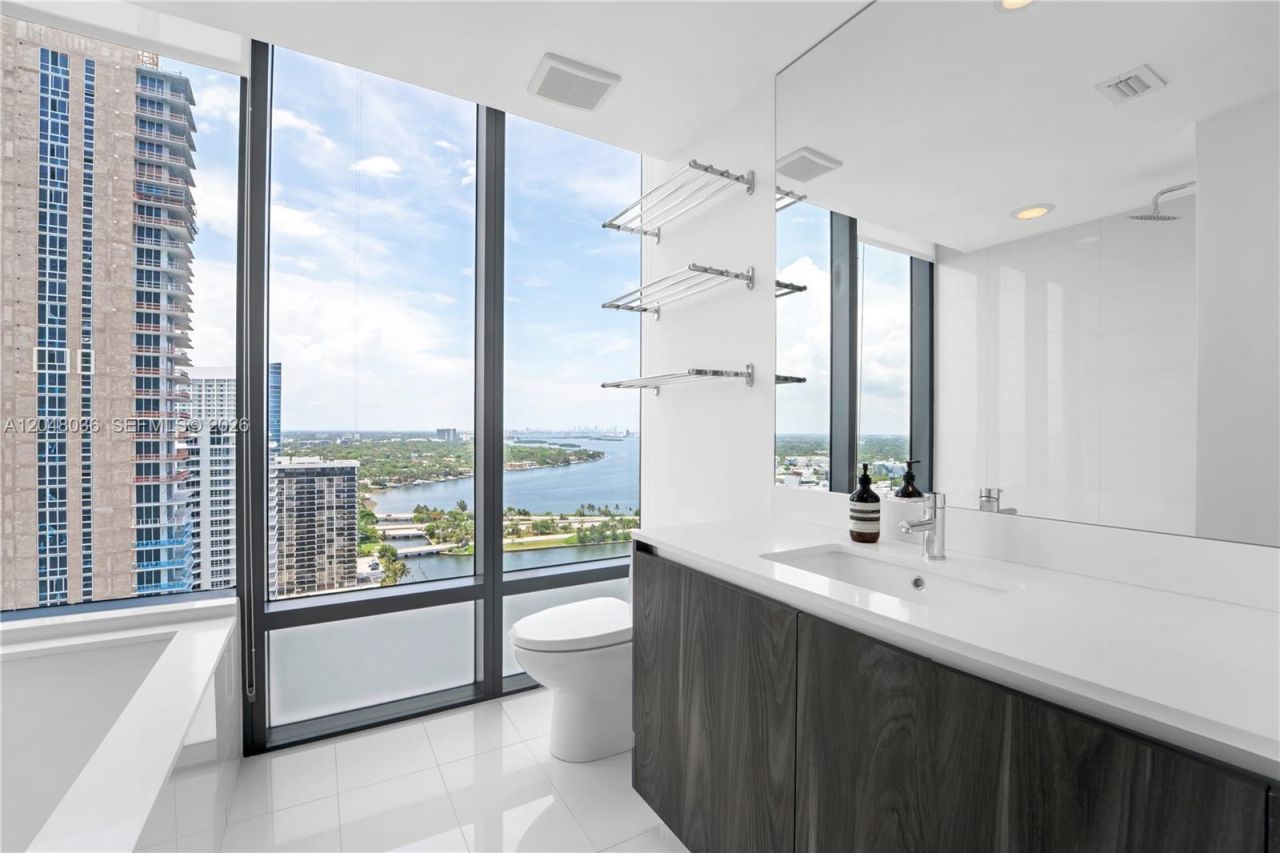 3131 NE 7th Ave , Unit 2706, Miami, FL 33137 Photo