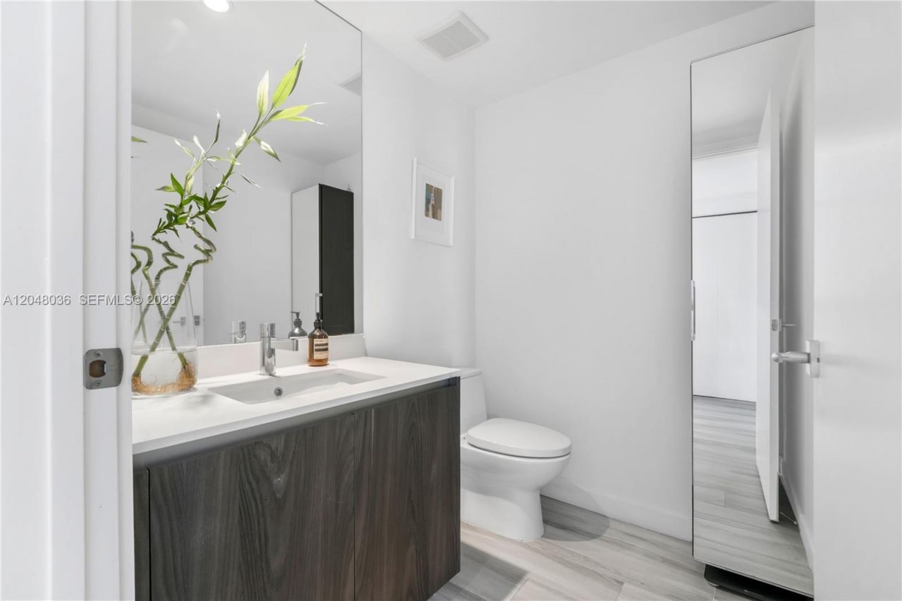 3131 NE 7th Ave , Unit 2706, Miami, FL 33137 Photo