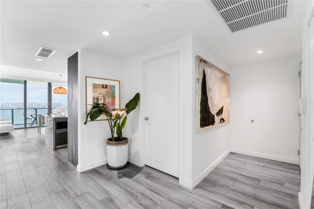 3131 NE 7th Ave , Unit 2706, Miami, FL 33137 Photo