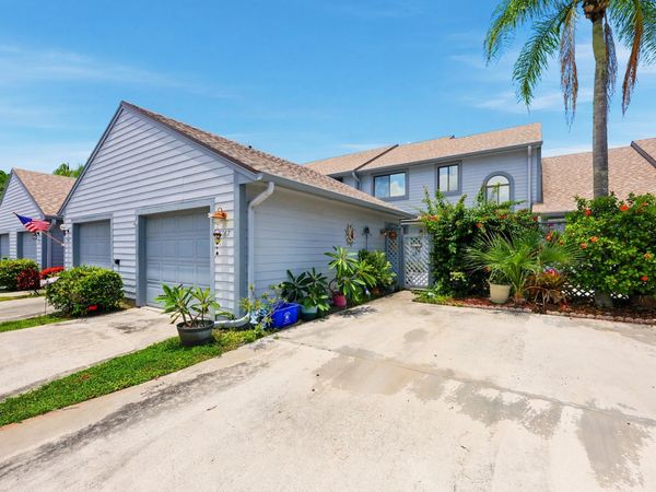 6167 SE Georgetown Place, Hobe Sound, FL 33455