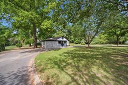 907 Amelia Street  photo 4
