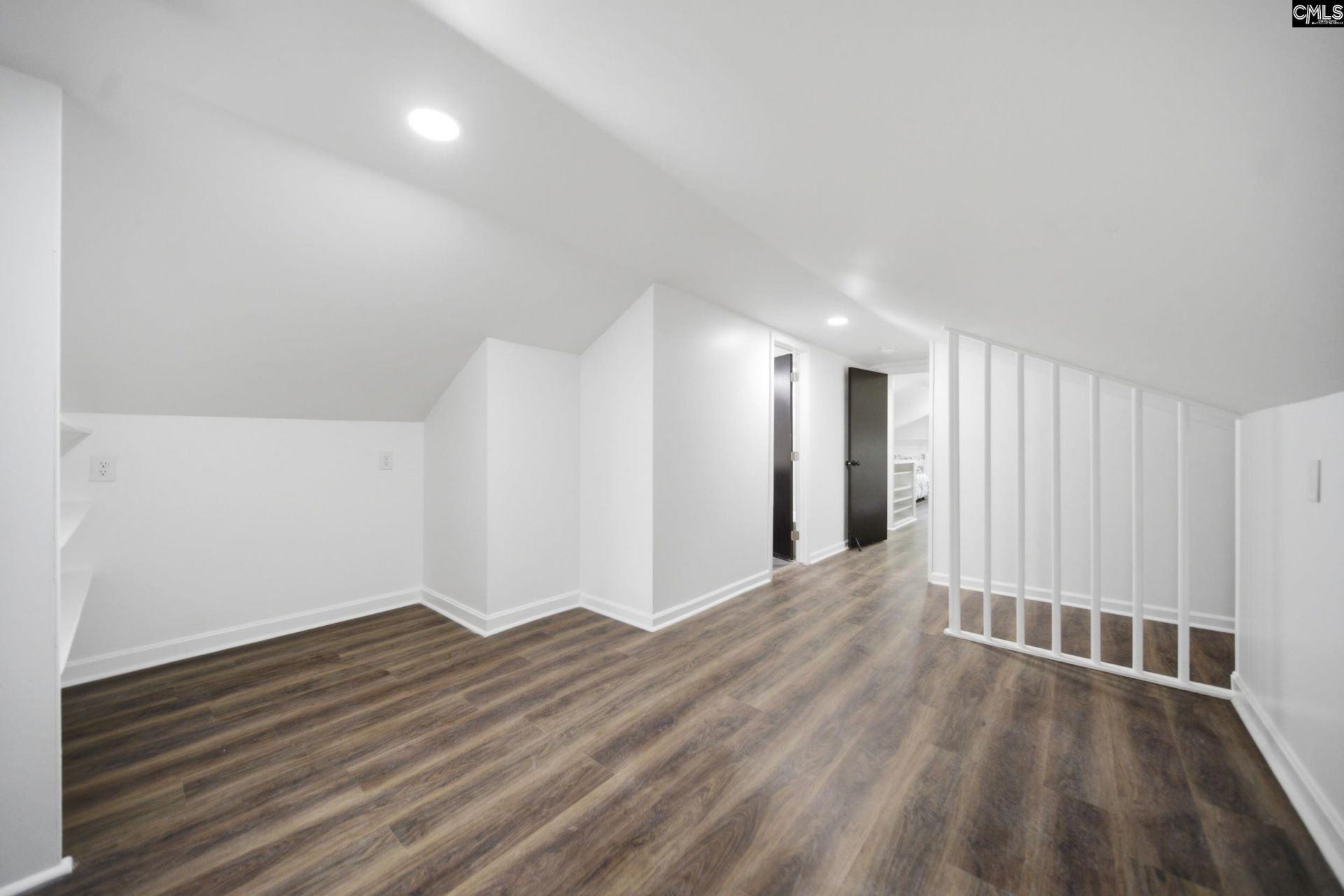 907 Amelia Street  Photo 34