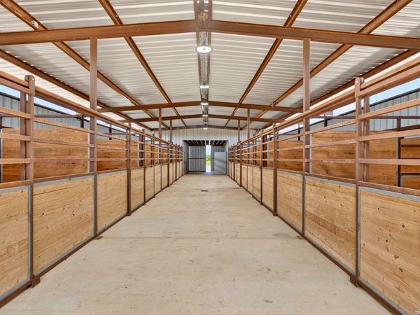3450 Fm 1922, Floresville, TX 78114