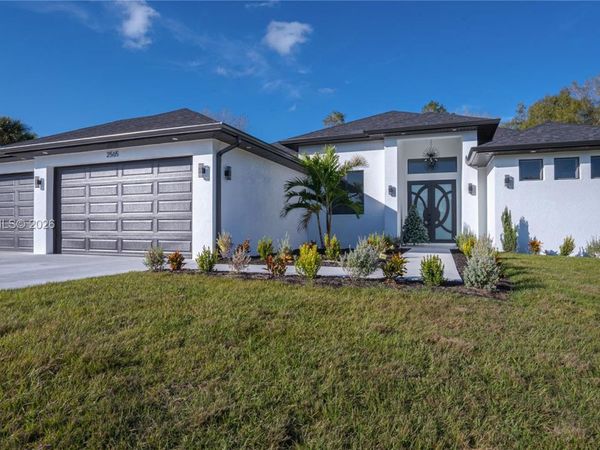 2565 28th Ave Se , Naples, FL 34117