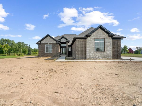 8513 Cobblestone Drive, Newport, MI 48166