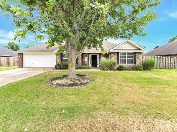 1412 Charles Street , Pea Ridge, AR 72751