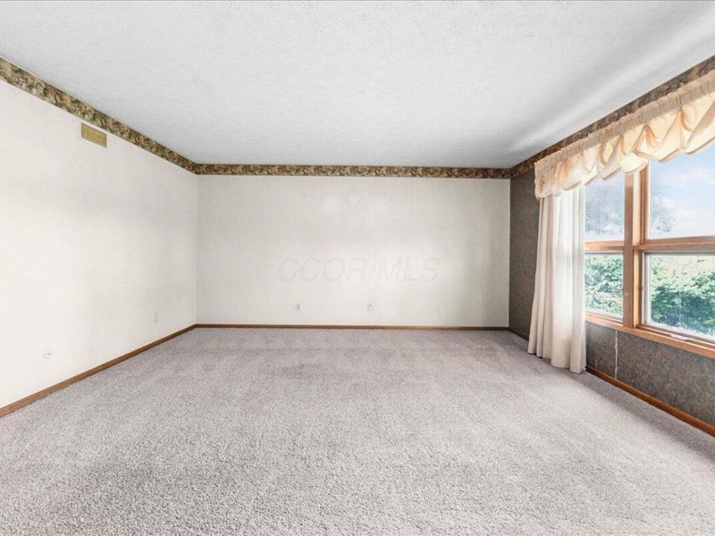 900 Forest Hill Drive, Marion, OH 43302 Photo 9