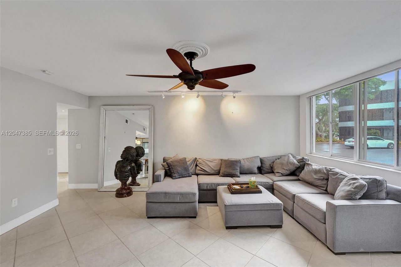 1430 Sheridan St , Unit 1G, Hollywood, FL 33020 Photo