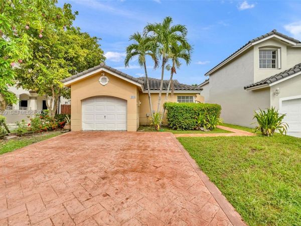 4916 SW 154th Ave , Miami, FL 33185