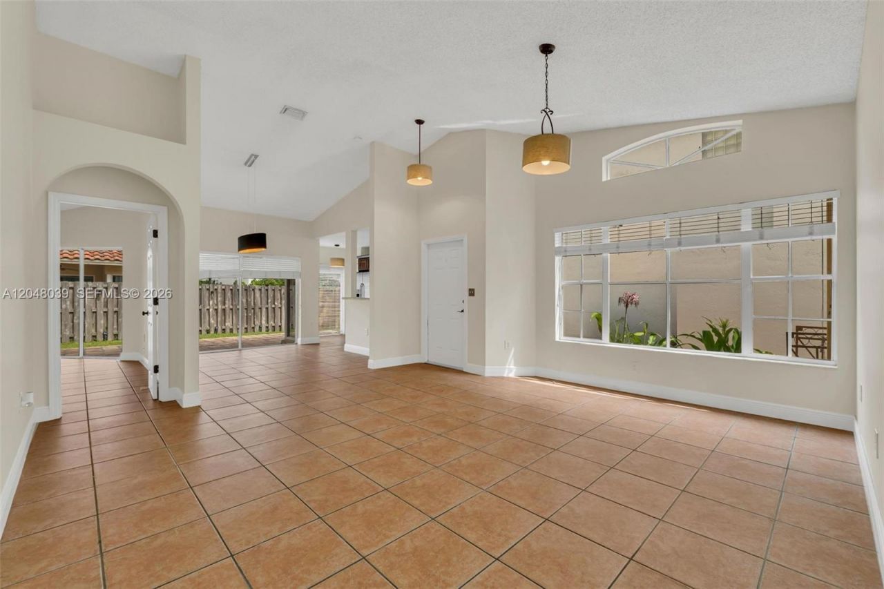4916 SW 154th Ave , Miami, FL 33185 Photo