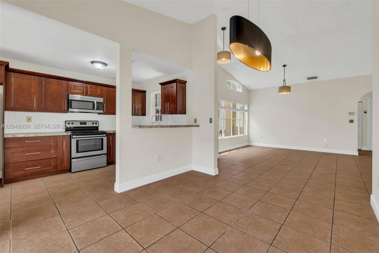 4916 SW 154th Ave , Miami, FL 33185 Photo