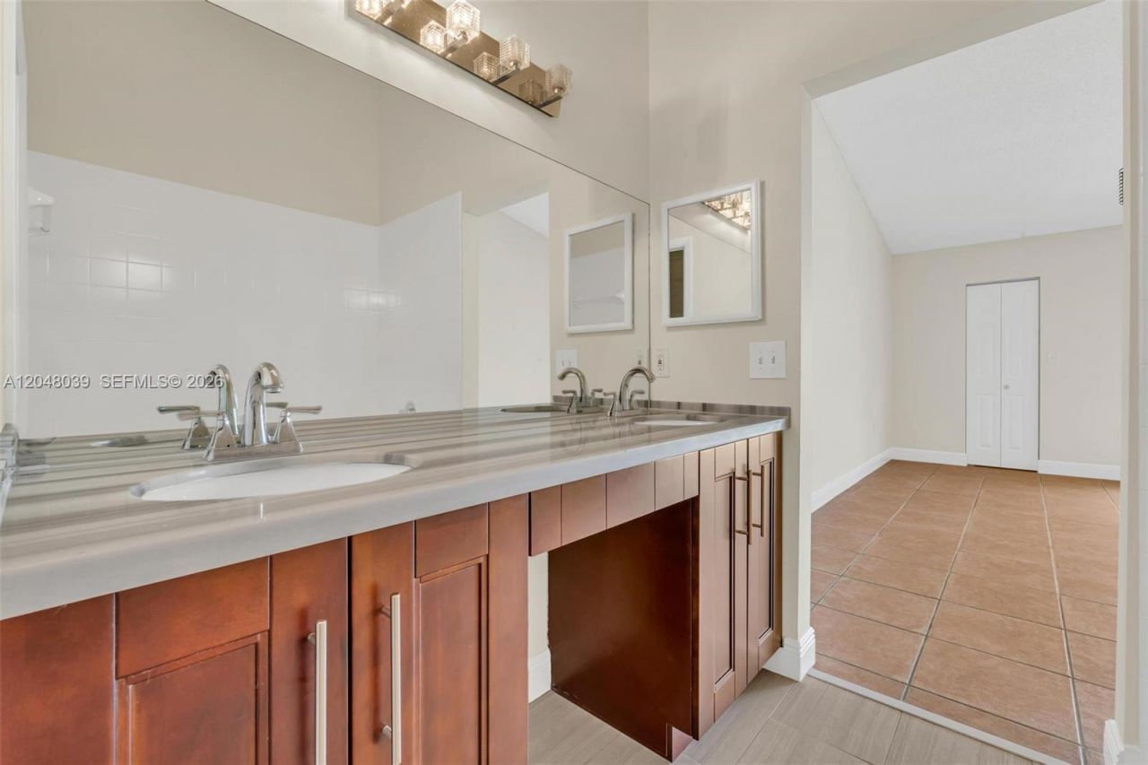 4916 SW 154th Ave , Miami, FL 33185 Photo