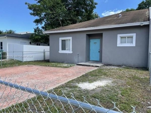 1240 NW 102nd St , Unit 1240, Miami, FL 33147
