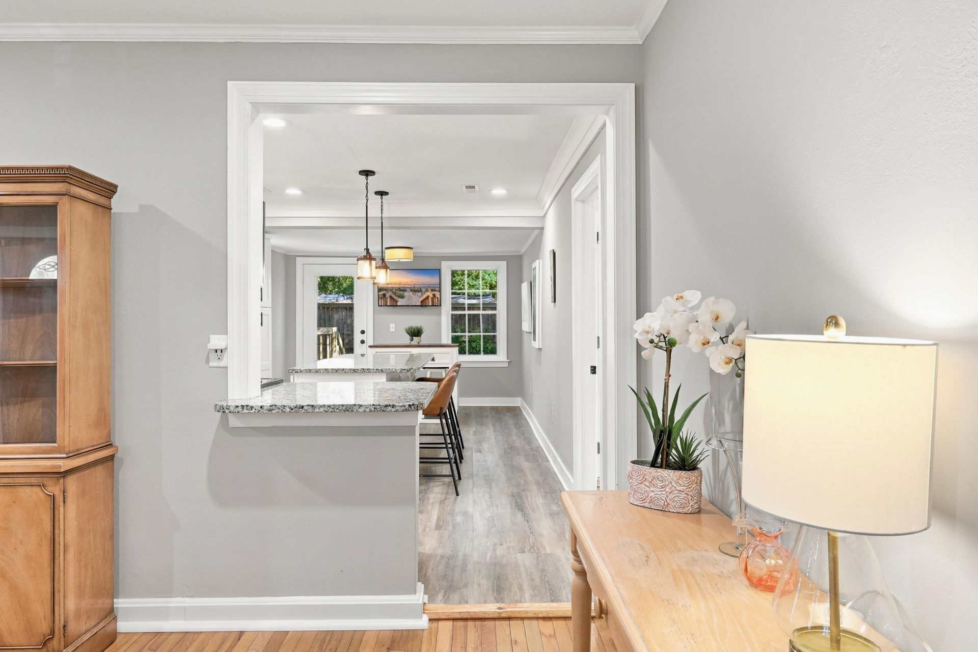 101 Howard St. Photo 10