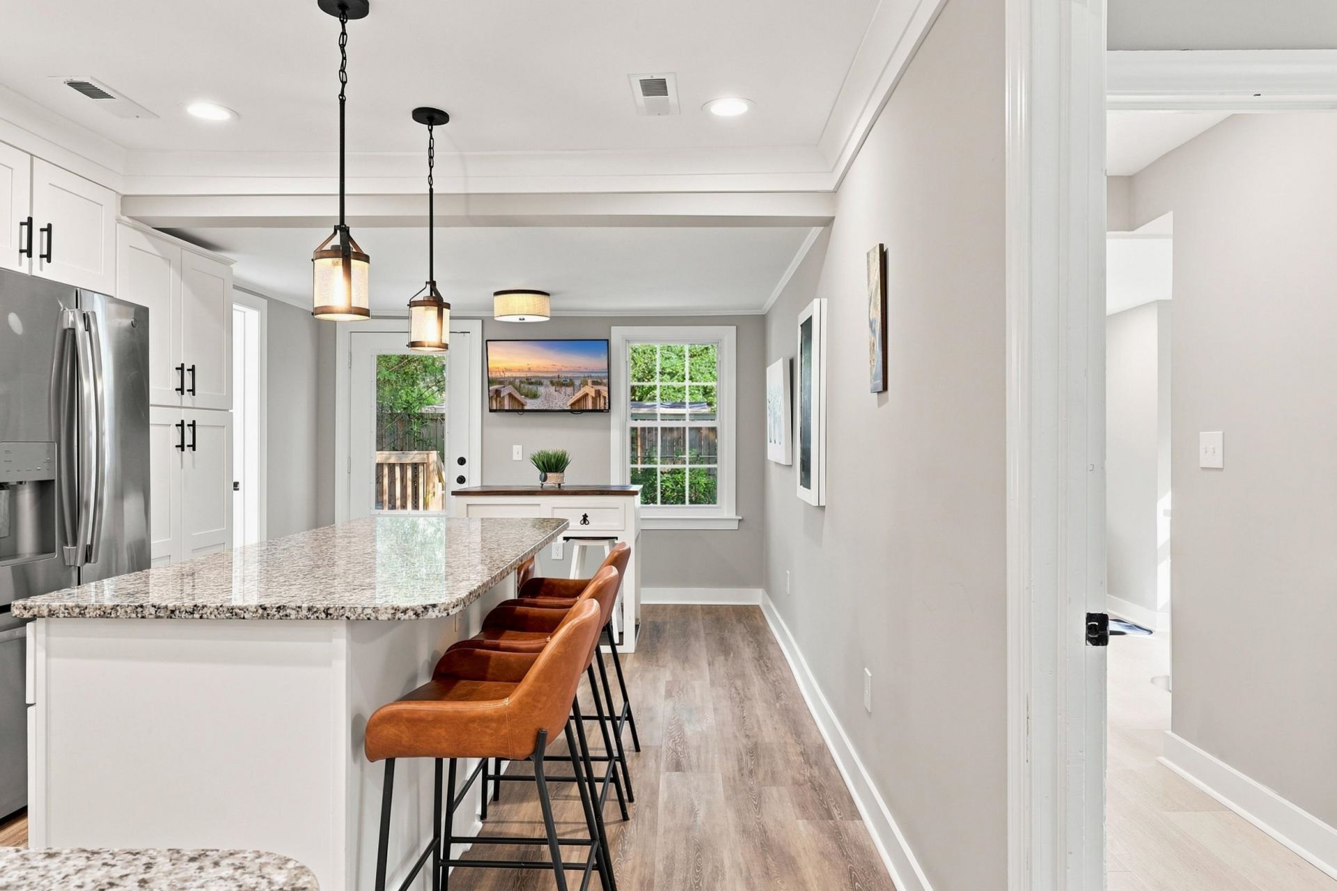 101 Howard St. Photo 11